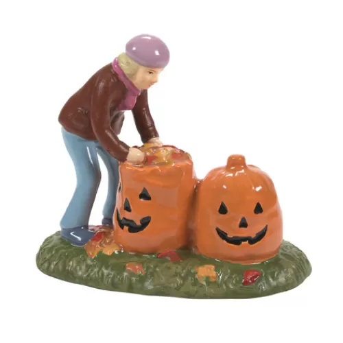 Department 56 - Halloween Village>Tannenbaum Holiday Shop Scary Clean Up