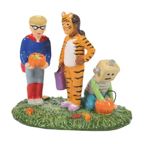 Department 56 - Halloween Village>Tannenbaum Holiday Shop Trick Or Treat Assessment